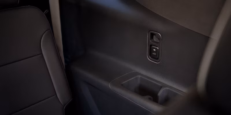 2025 Chevrolet TRAVERSE LT Leather (FWD) - Image 28