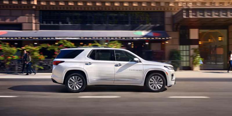 2025 Chevrolet TRAVERSE LT Cloth (FWD) - Image 5