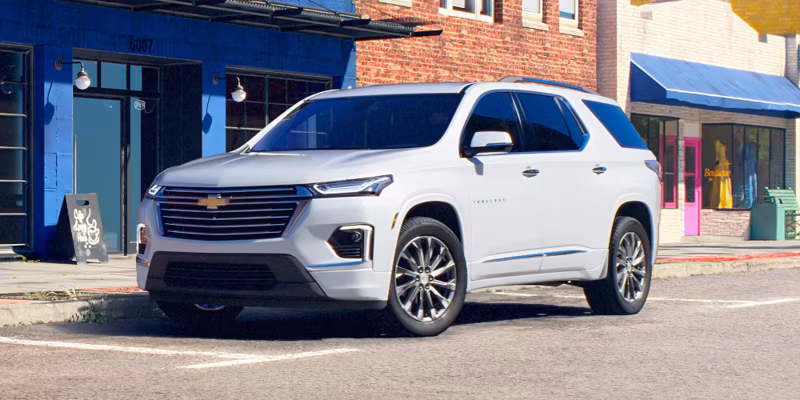 2025 Chevrolet TRAVERSE LS (AWD) - Image 3