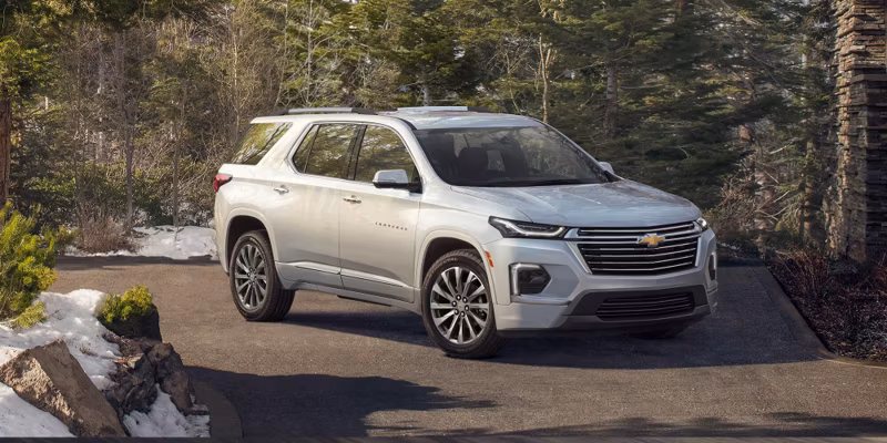 2025 Chevrolet TRAVERSE LS (AWD) - Image 16