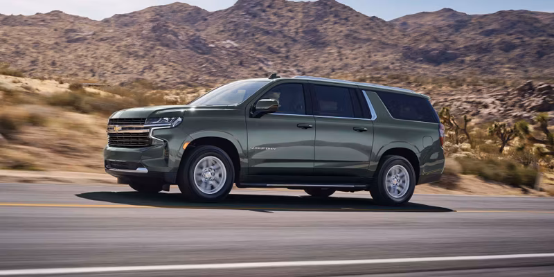 2025 Chevrolet SUBURBAN RST - Image 12