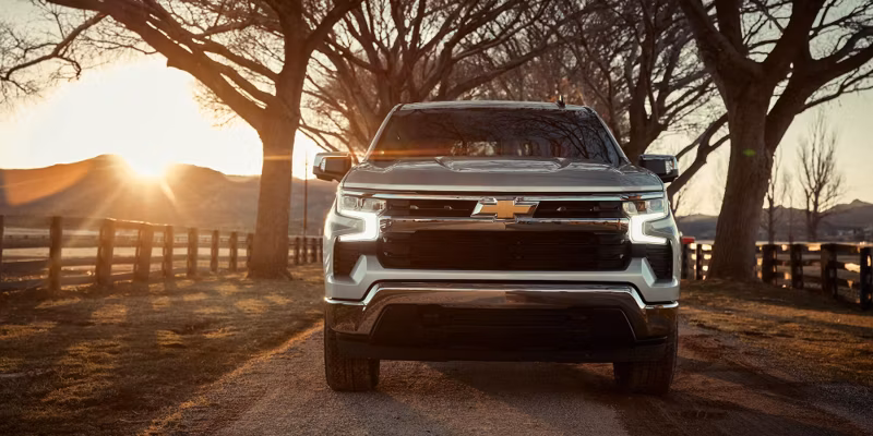 2025 Chevrolet SILVERADO WT Regular Cab, Standard Bed (2WD) - Image 19