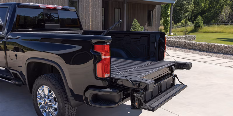 2026 Chevrolet Silverado 3500 HD High Country Single Rear Wheel Crew Cab, Standard Bed (4WD) - Image 5
