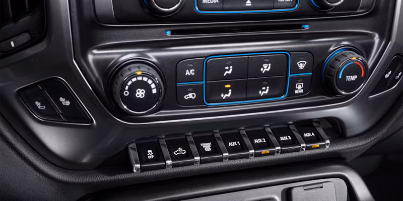 2026 Chevrolet Silverado 6500 HD Regular Cab - Image 7