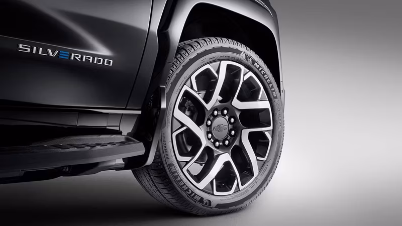 2025 Chevrolet Silverado EV RST - Extended Range (4WD) - Image 25