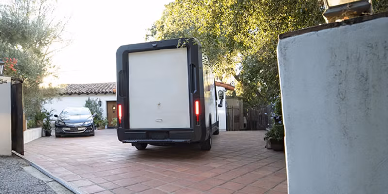 2025 Chevrolet BrightDrop 600 FWD - Image 11